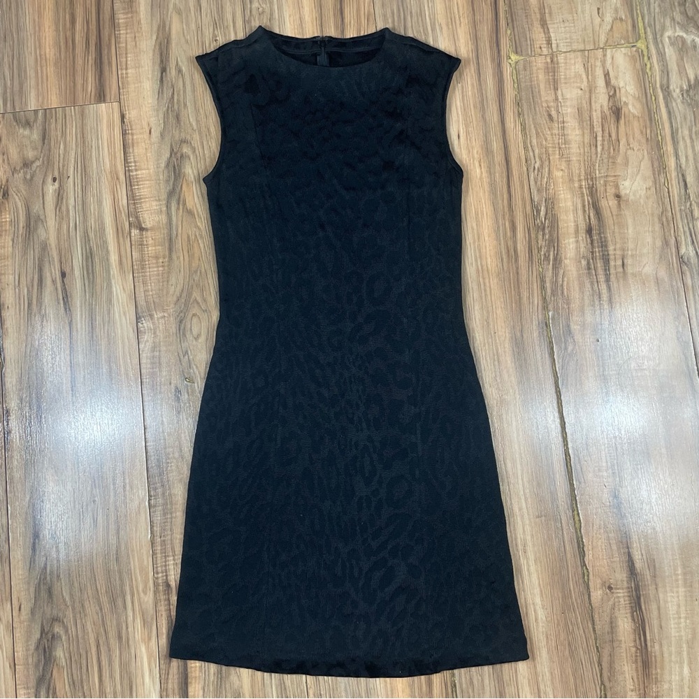 St. John Caviar Black Leopard Jaguar Print Sheath Dress Shot Sleeve Size 2